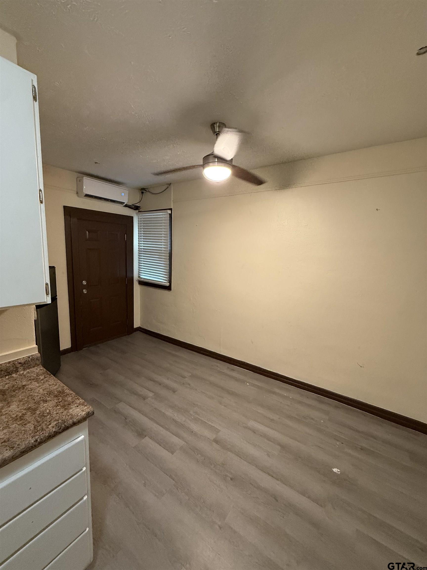 128 N Main St