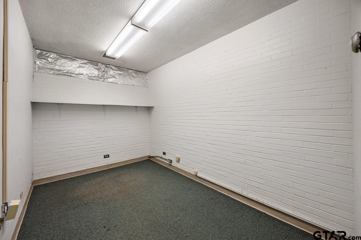 200 W 5th St
