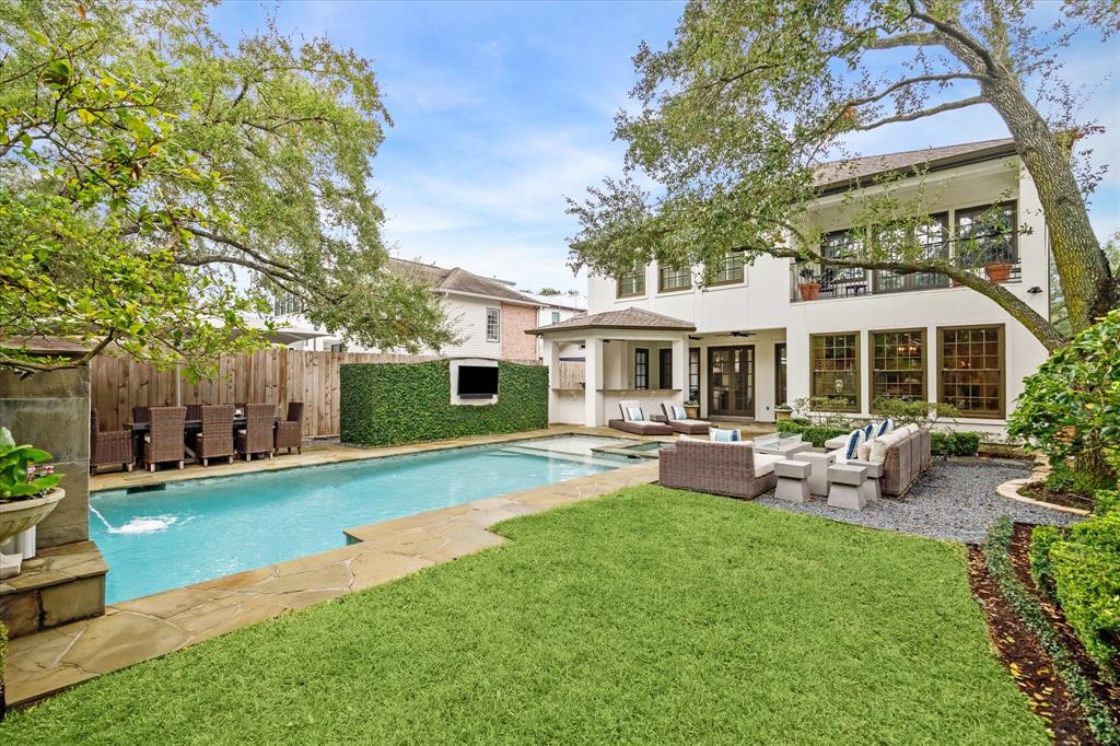 6634 Vanderbilt Street