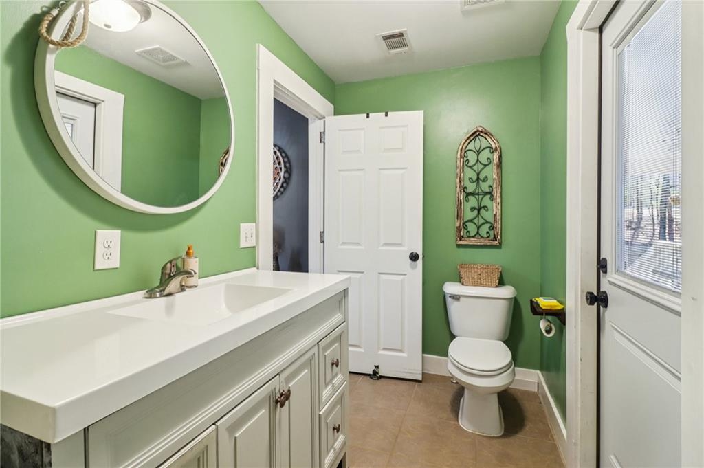 6150 Oak Grove Circle