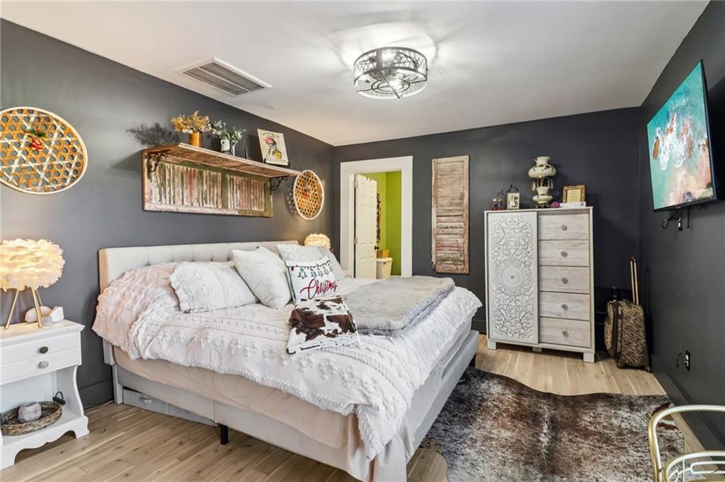 6150 Oak Grove Circle