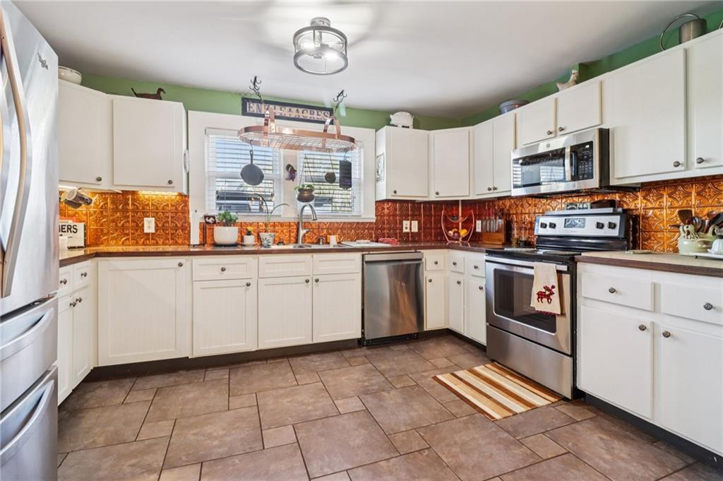 6150 Oak Grove Circle