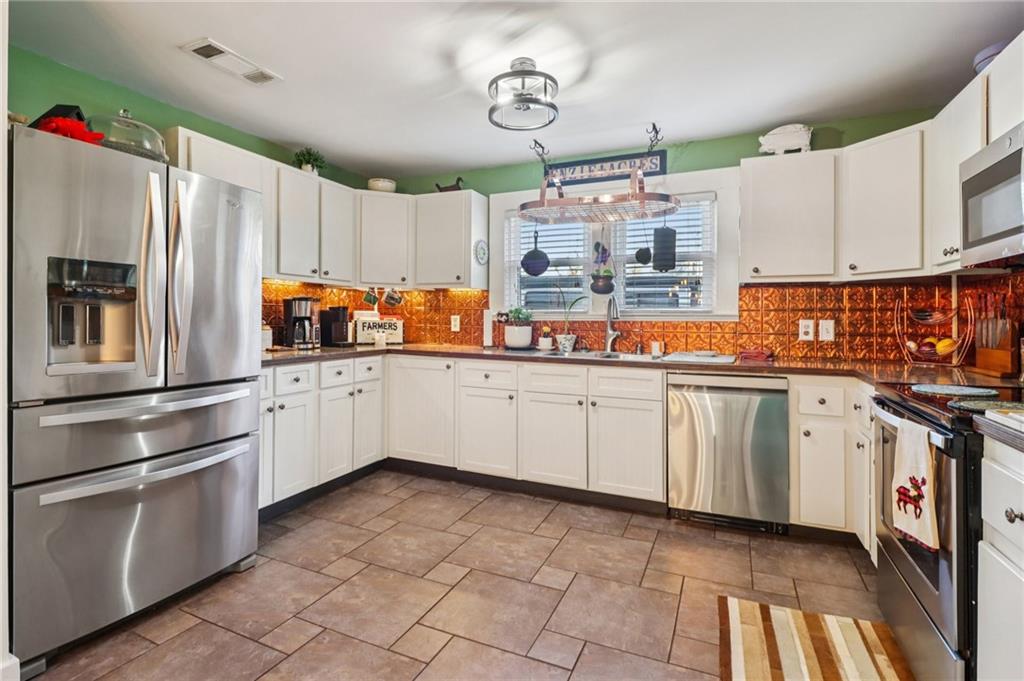 6150 Oak Grove Circle