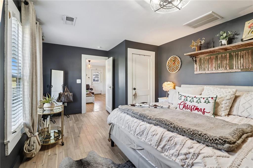 6150 Oak Grove Circle