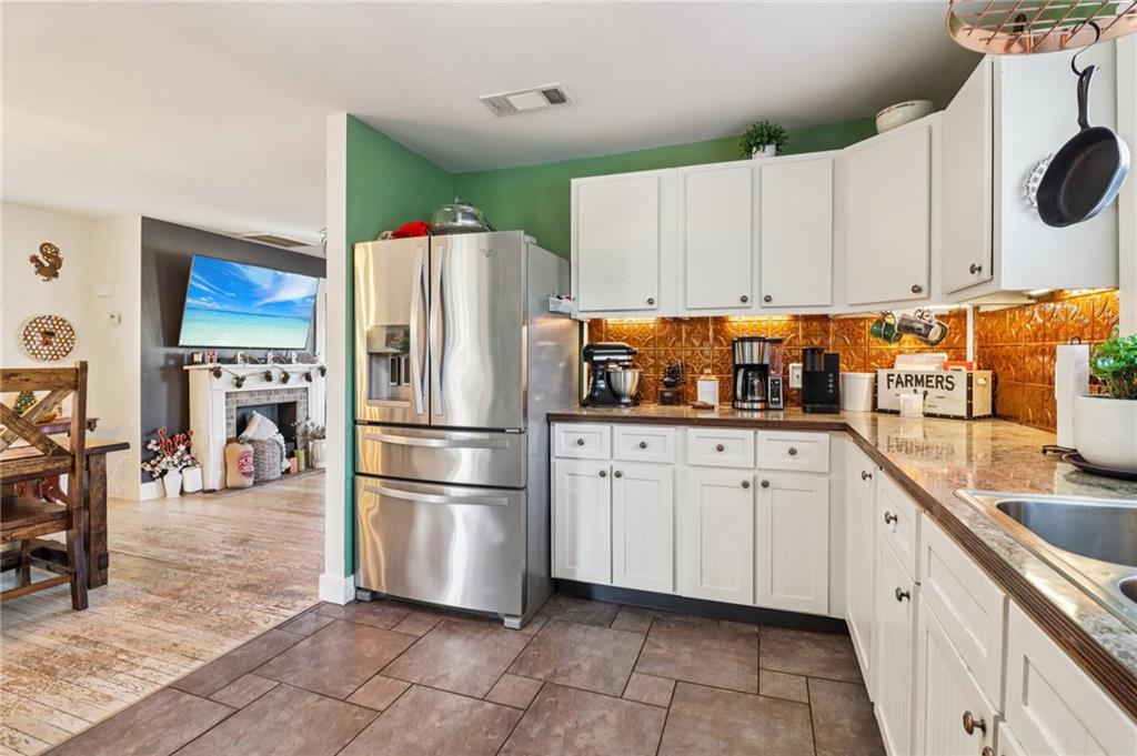 6150 Oak Grove Circle