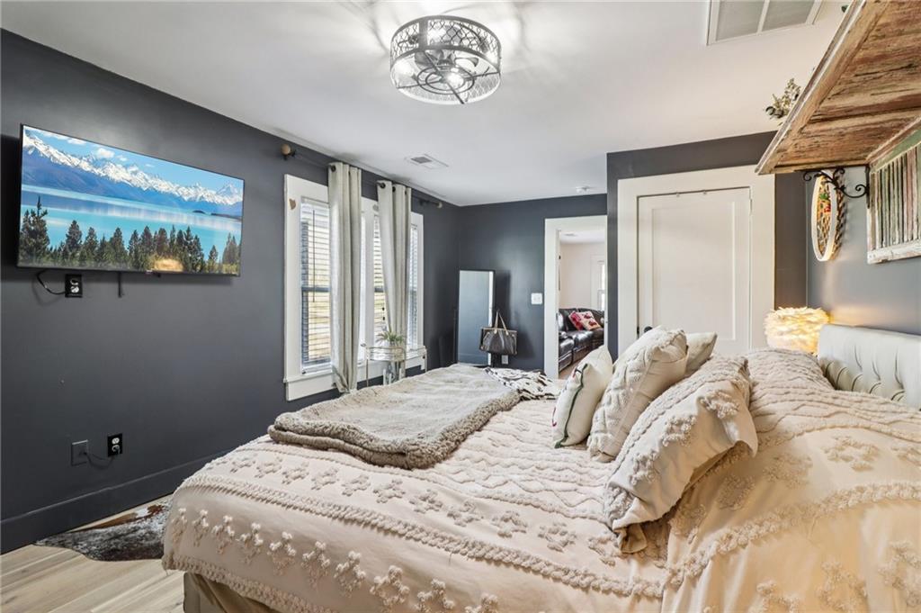 6150 Oak Grove Circle