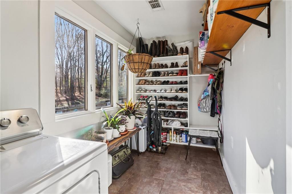 6150 Oak Grove Circle