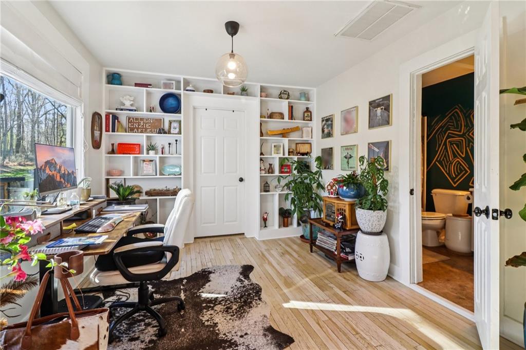 6150 Oak Grove Circle