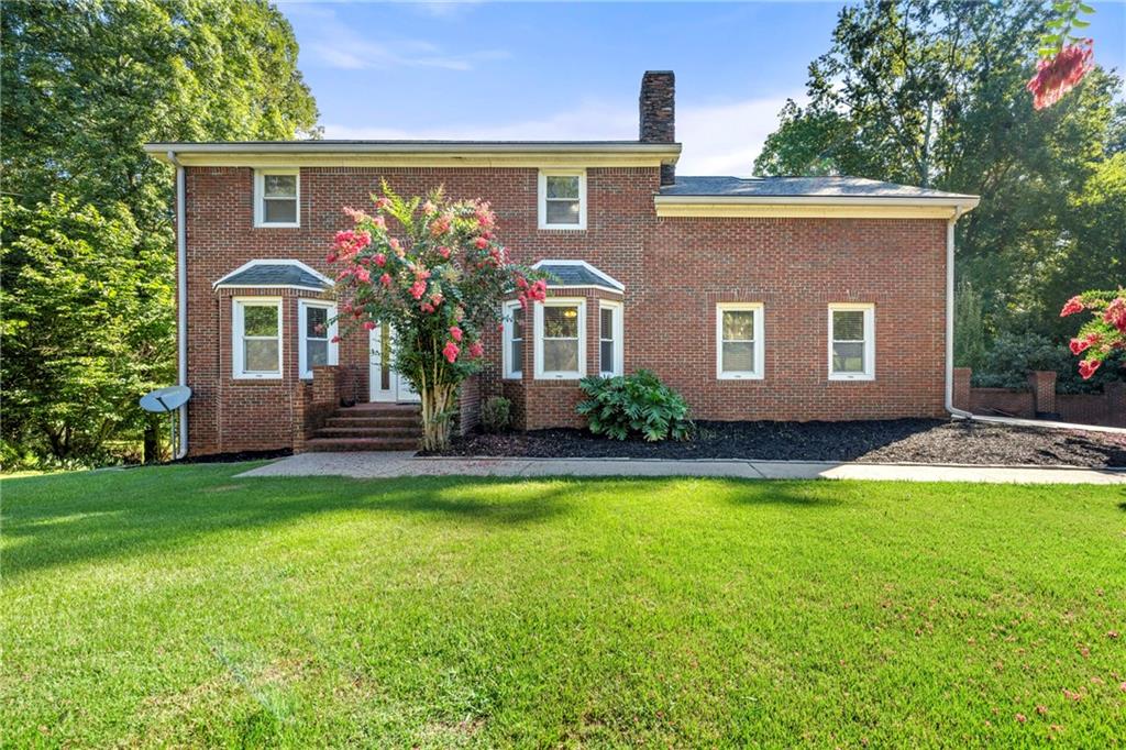 140 Forest Lake Drive