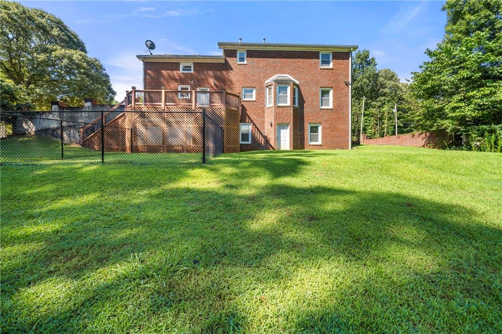 140 Forest Lake Drive