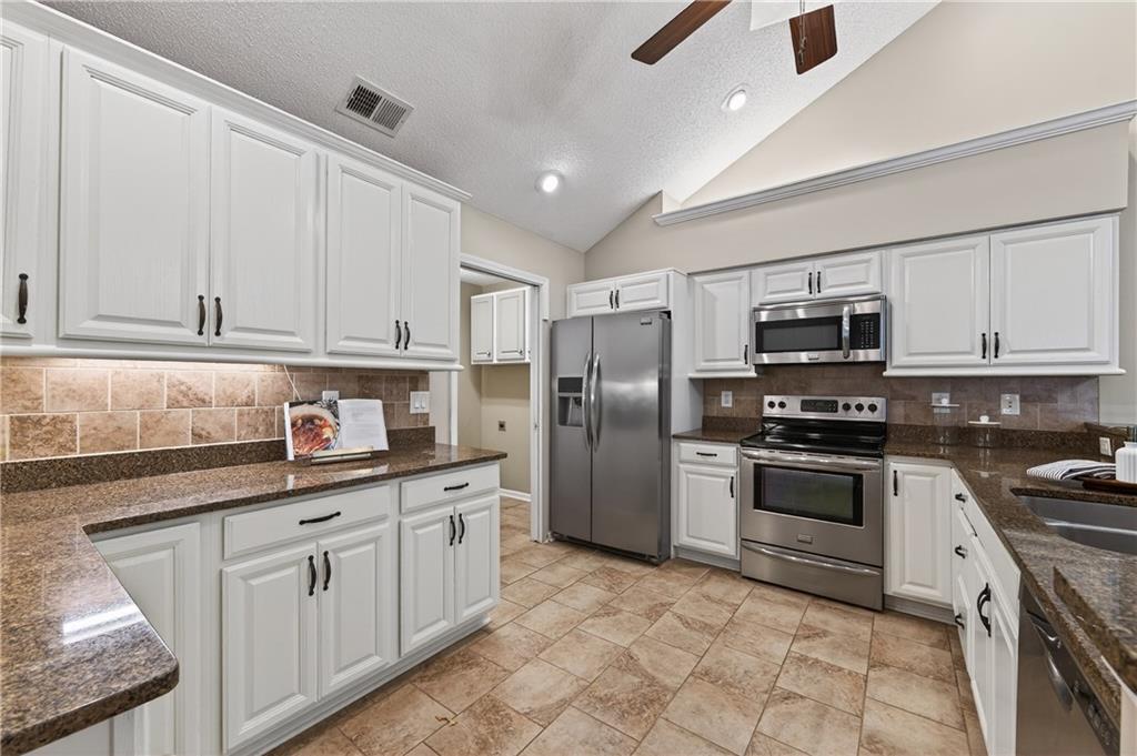 1200 Sweet Apple Circle