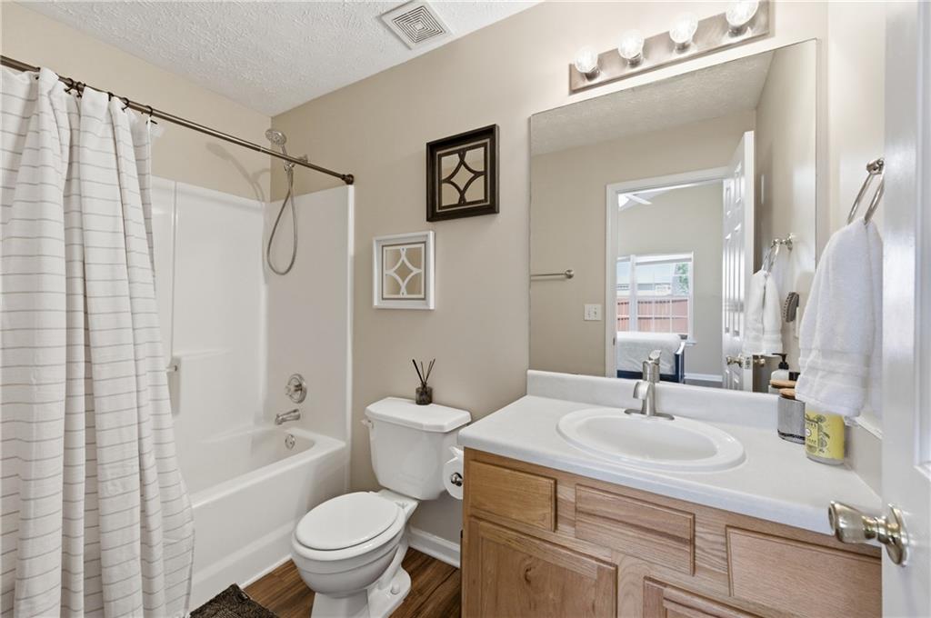 271 Oak Grove Way