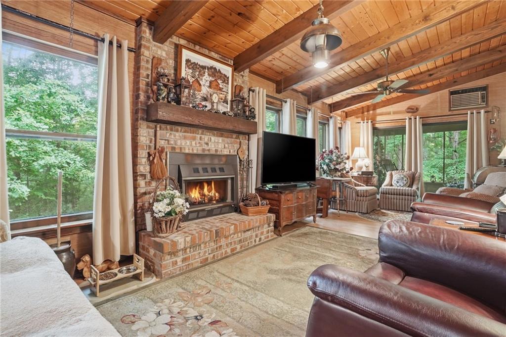 988 Woodland