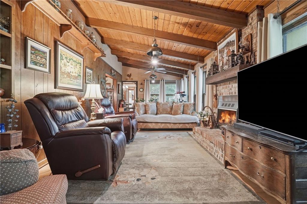 988 Woodland