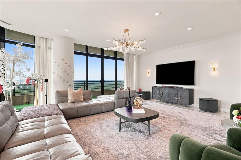 750 Park Avenue NE Unit 22W