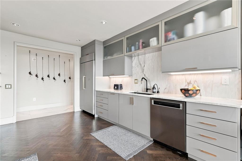 750 Park Avenue NE Unit 22W