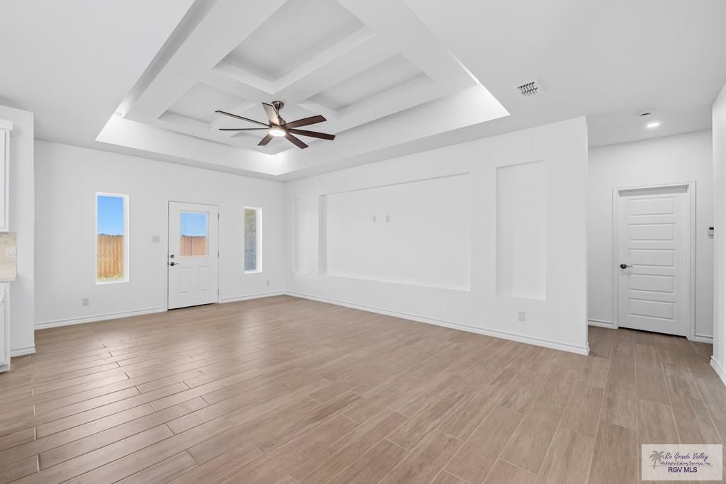 699 Foster Ln