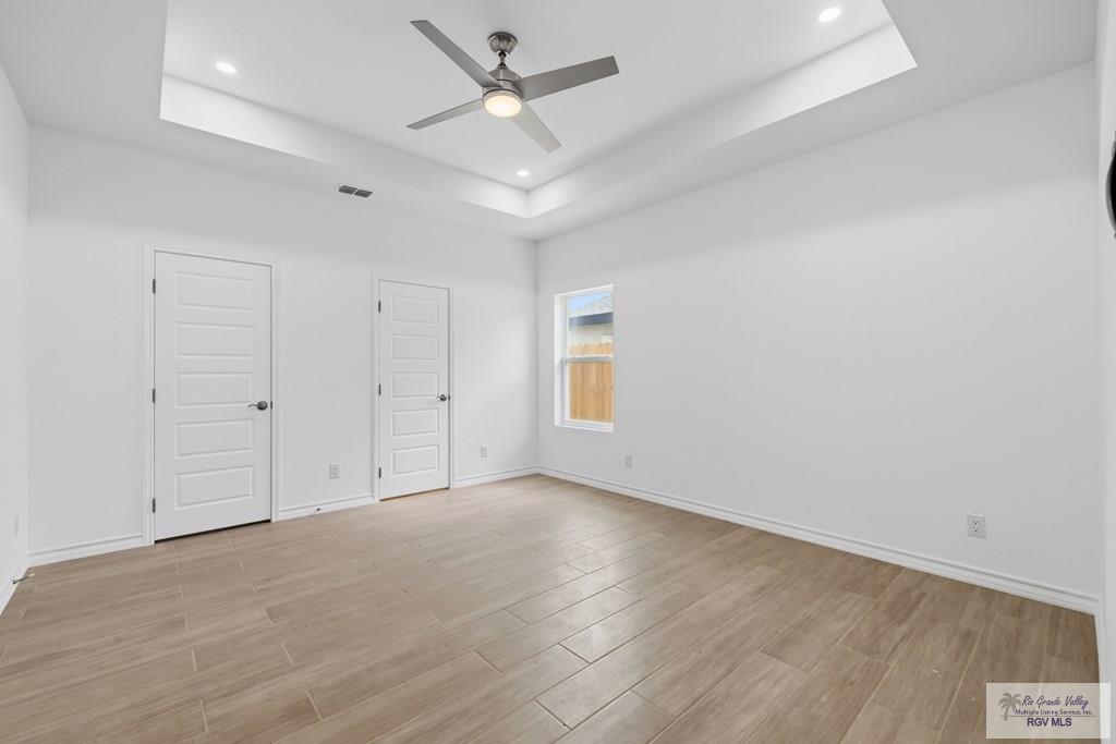 699 Foster Ln