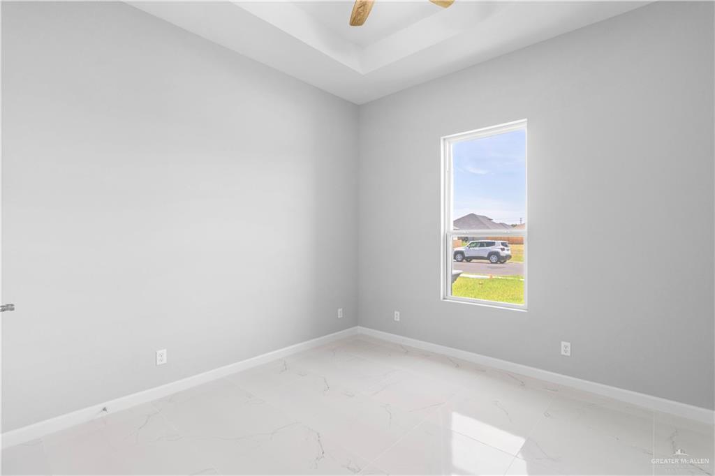 3209 E Bella Vista Avenue