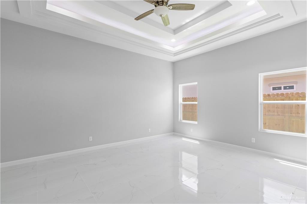 3209 E Bella Vista Avenue