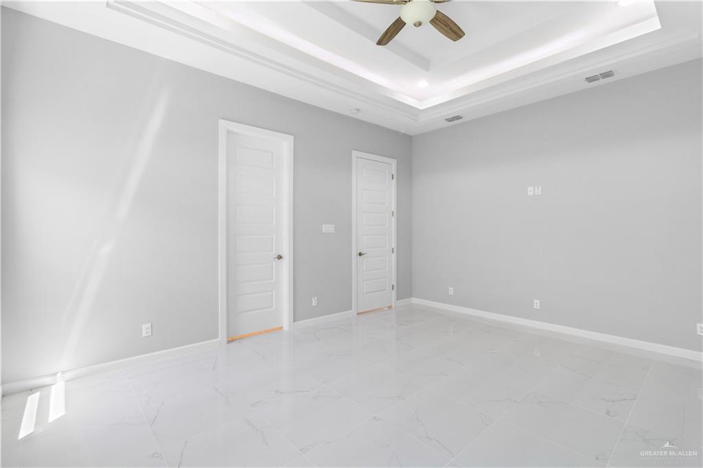 3209 E Bella Vista Avenue