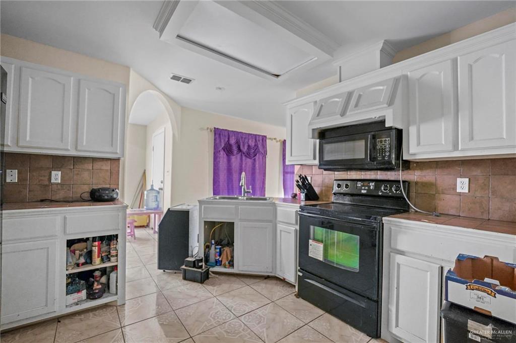 5801 Sunny Drive