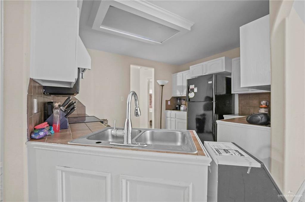 5801 Sunny Drive