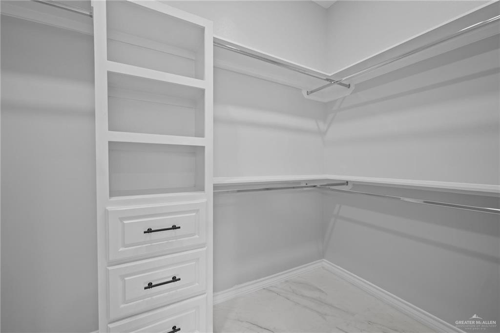 2010 W Sandstone Drive