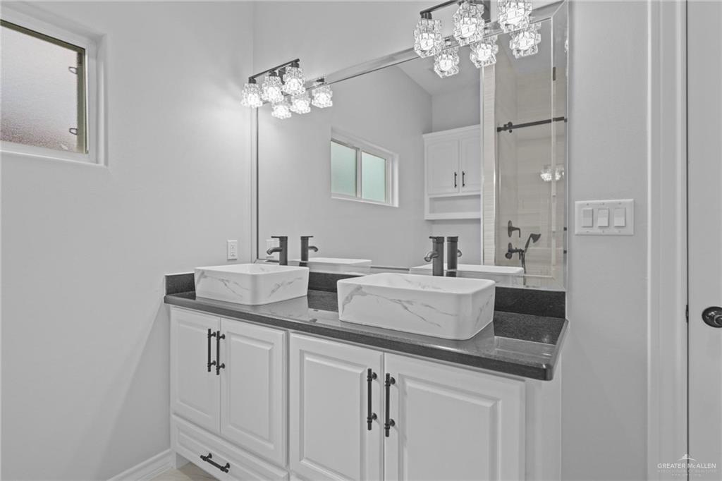 2010 W Sandstone Drive