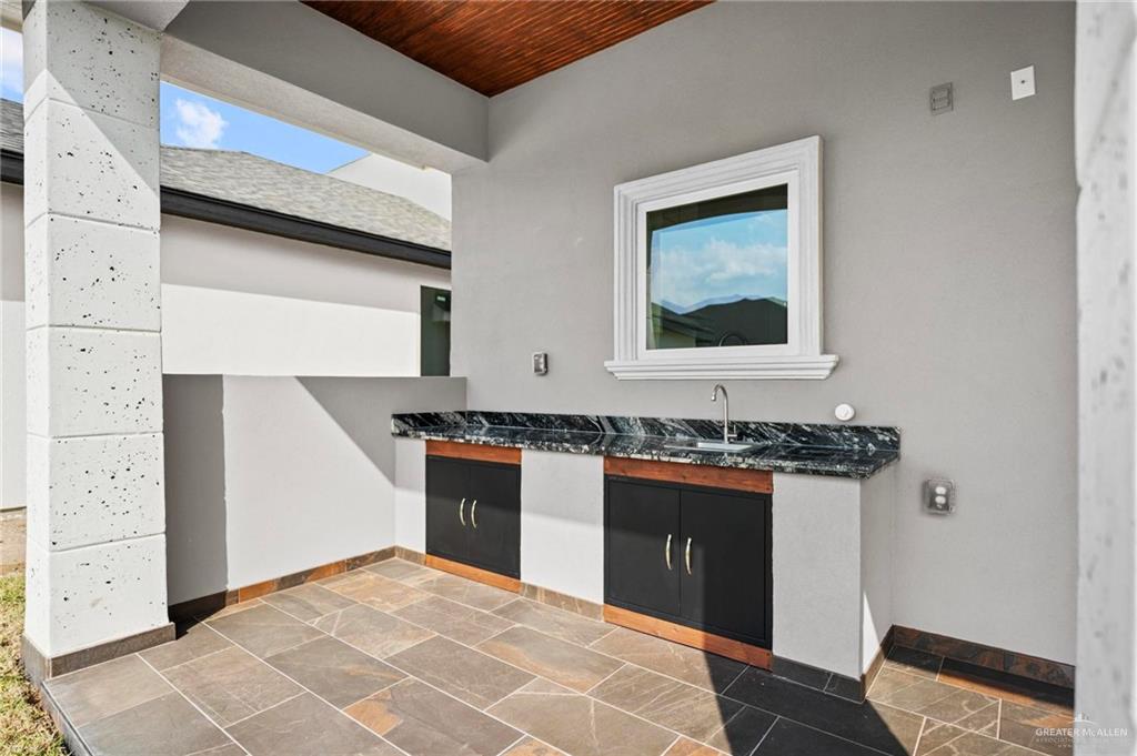 3113 S Auburndale Avenue