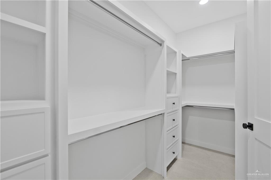 2217 N Venice Avenue