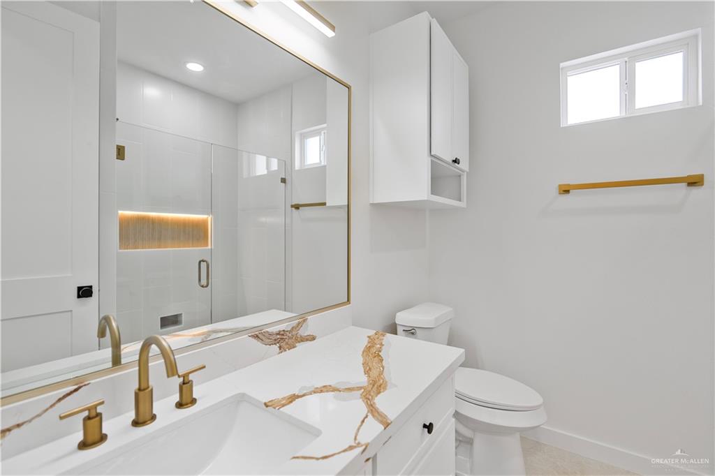 2217 N Venice Avenue