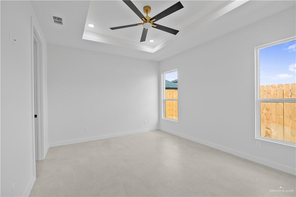 2217 N Venice Avenue