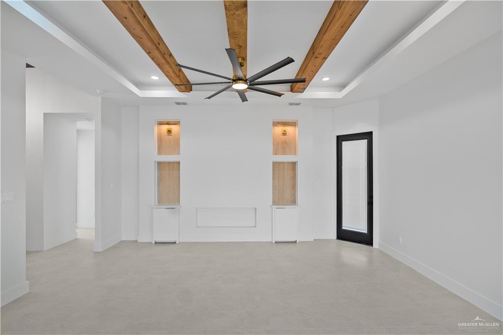 2217 N Venice Avenue