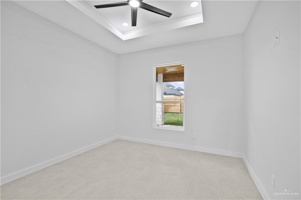 2217 N Venice Avenue