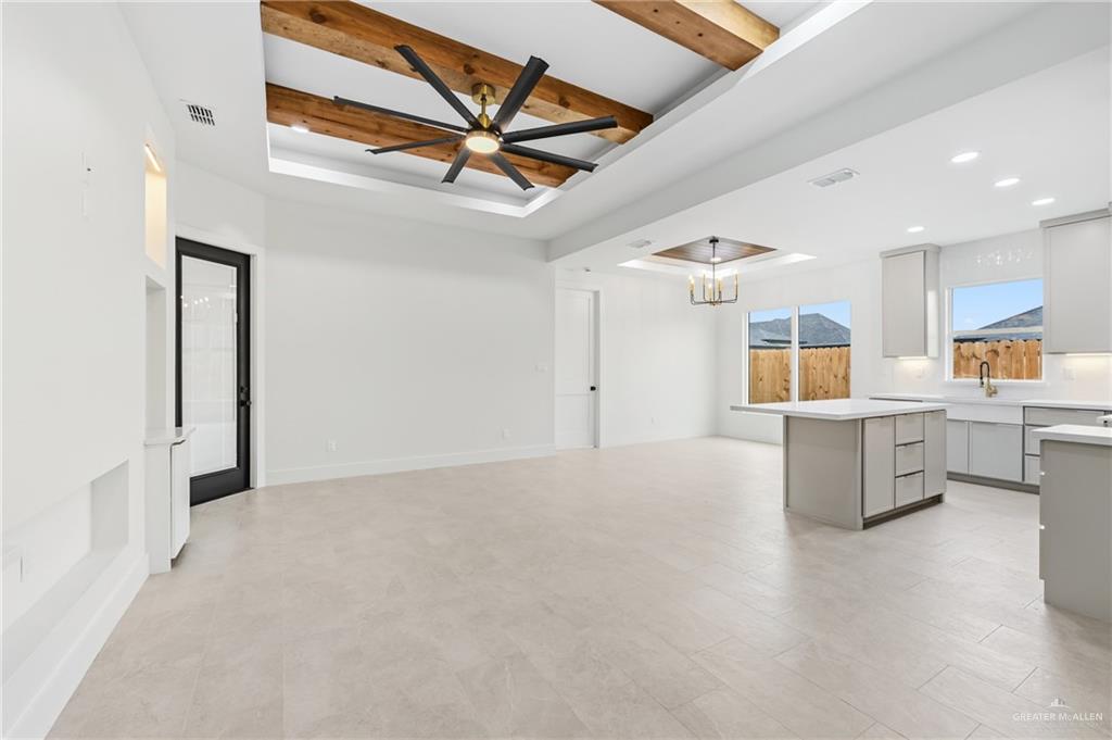 2217 N Venice Avenue