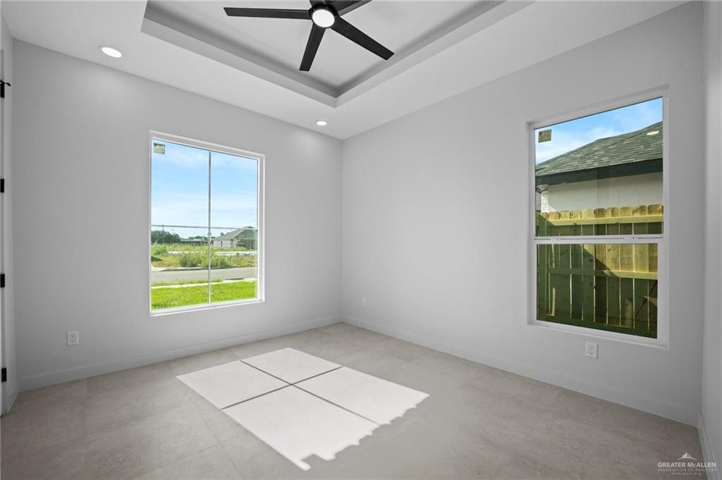 2218 N Piedra Avenue