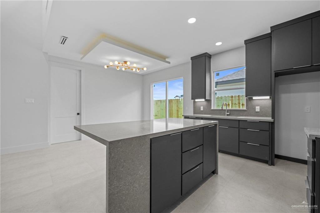 2218 N Piedra Avenue