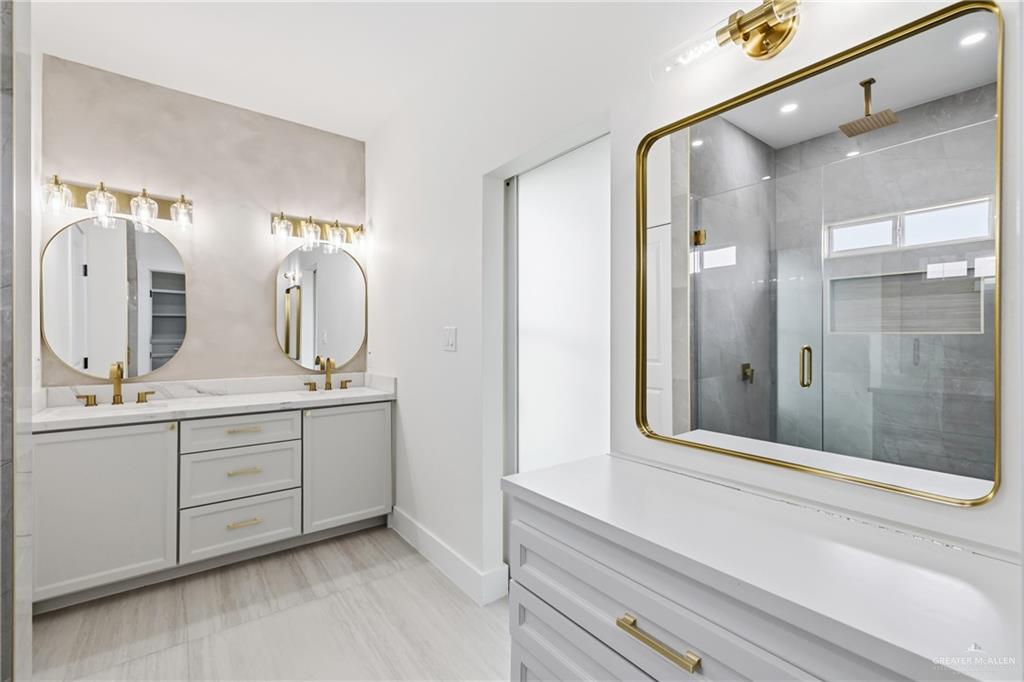 3100 N Adler Avenue E