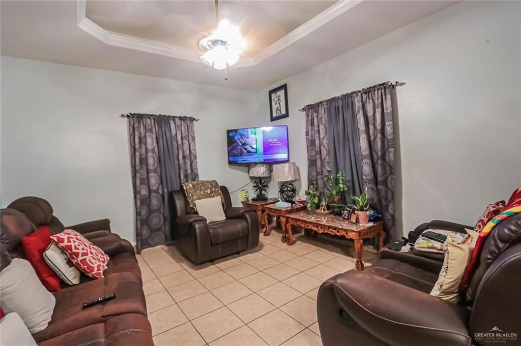 4701 Russell Circle