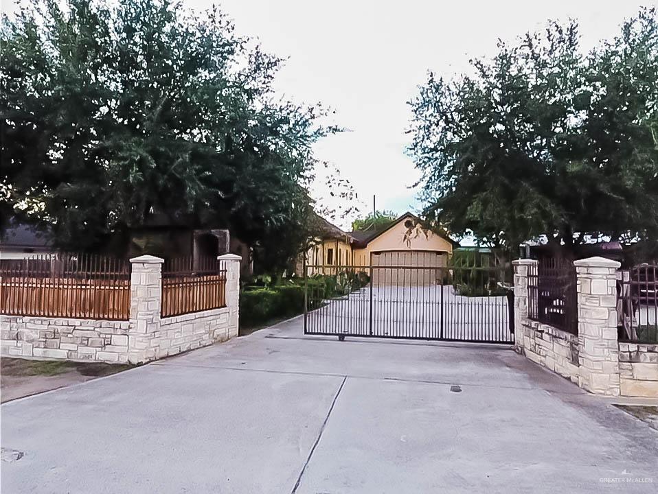 4701 Russell Circle