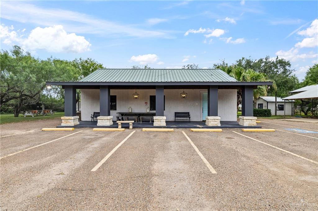 9805 N US Highway Business 281