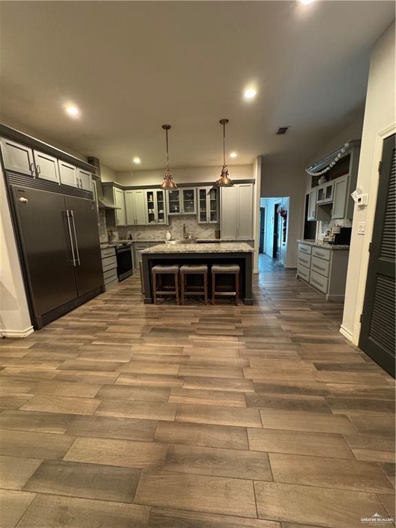 9805 N US Highway 281