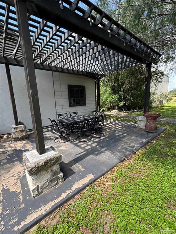 9805 N US Highway 281