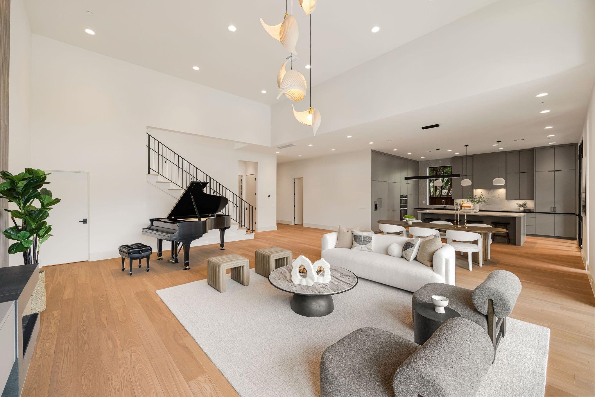 4531 Elm Street