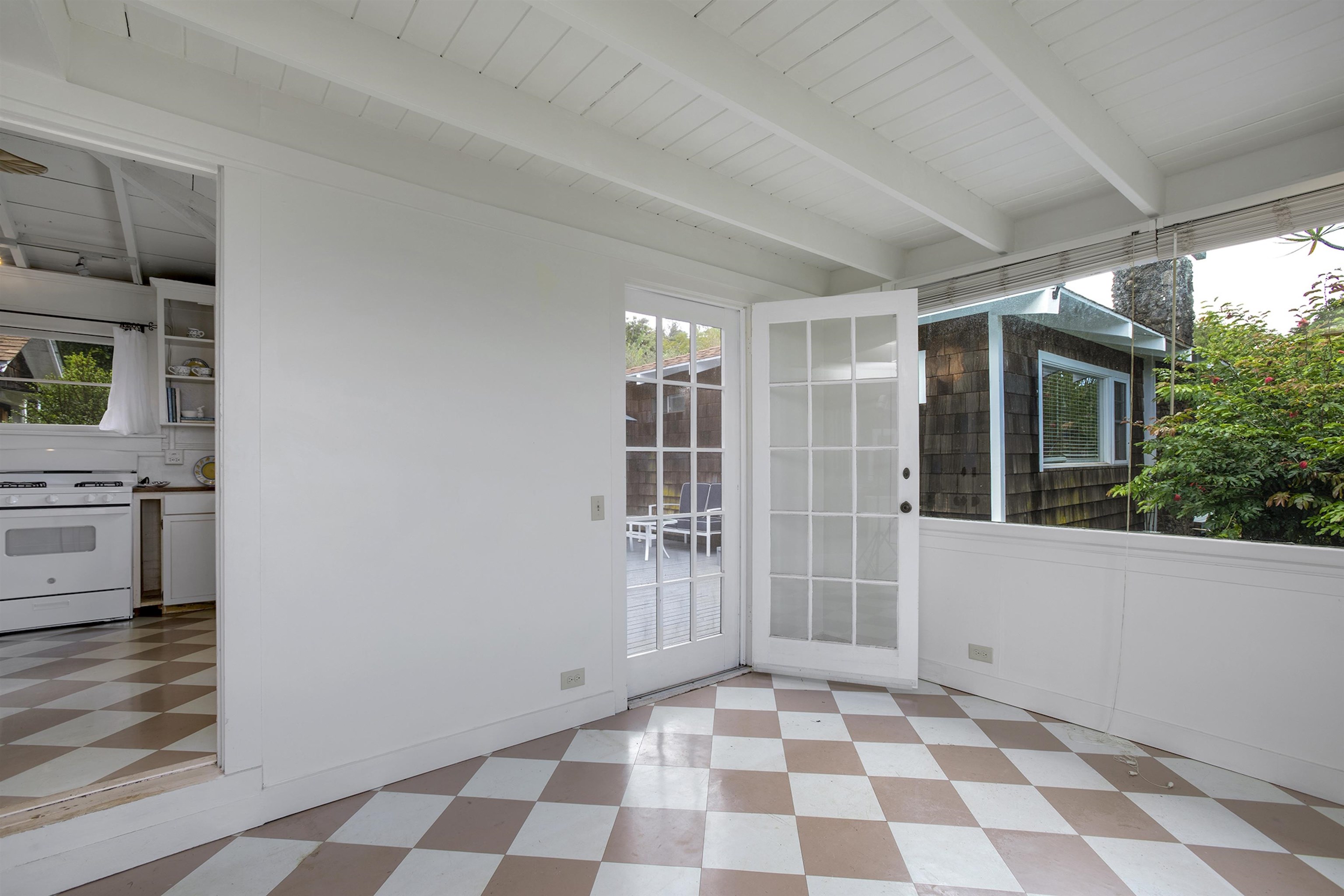 16 Maukanani Rd