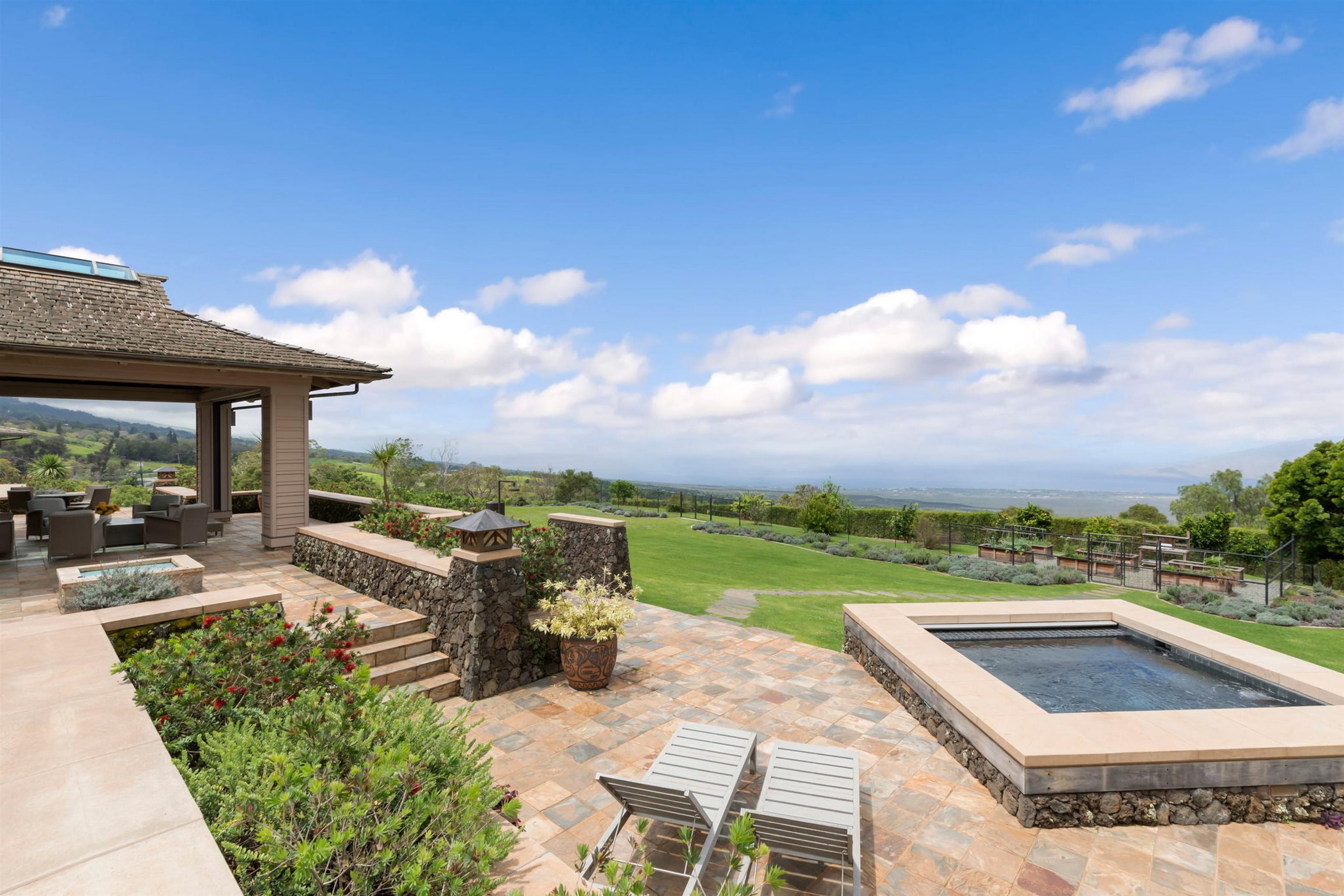 95 & 285 Kekaulike Ave