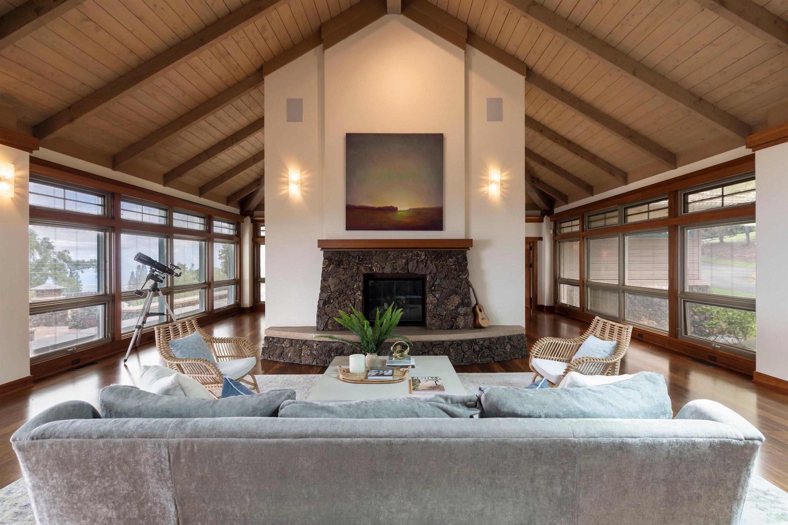 95 & 285 Kekaulike Ave