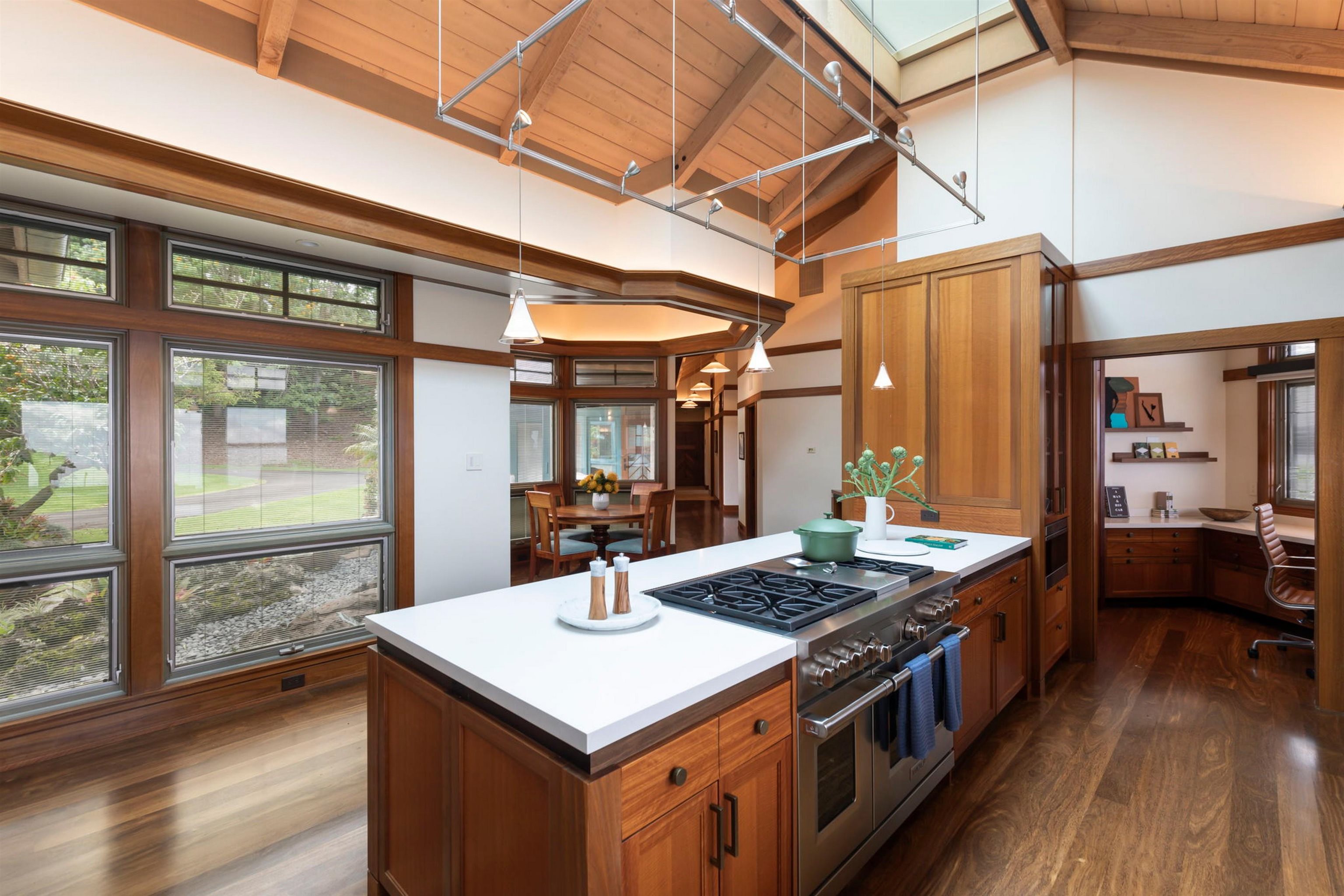 95 & 285 Kekaulike Ave