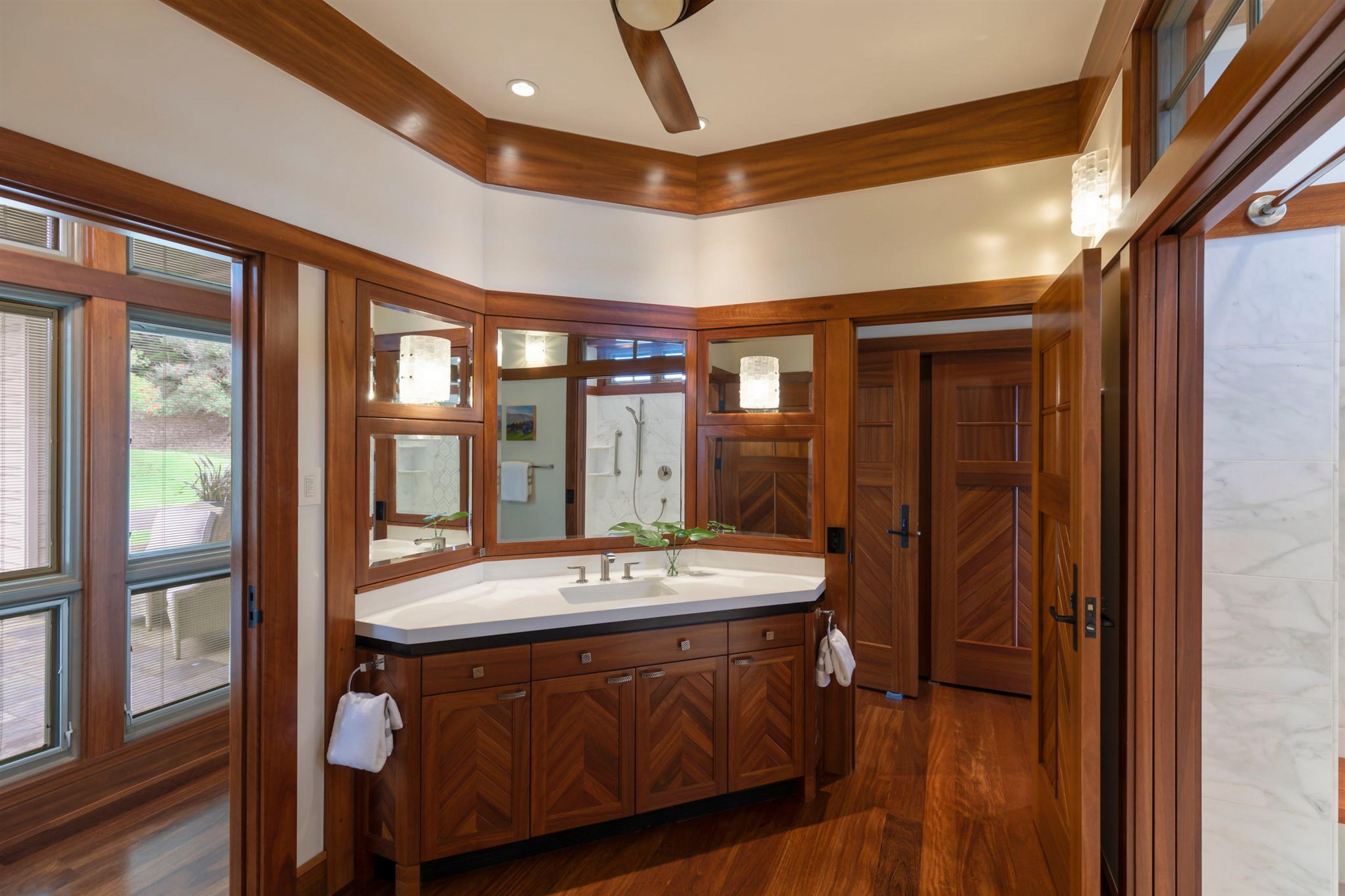 95 & 285 Kekaulike Ave